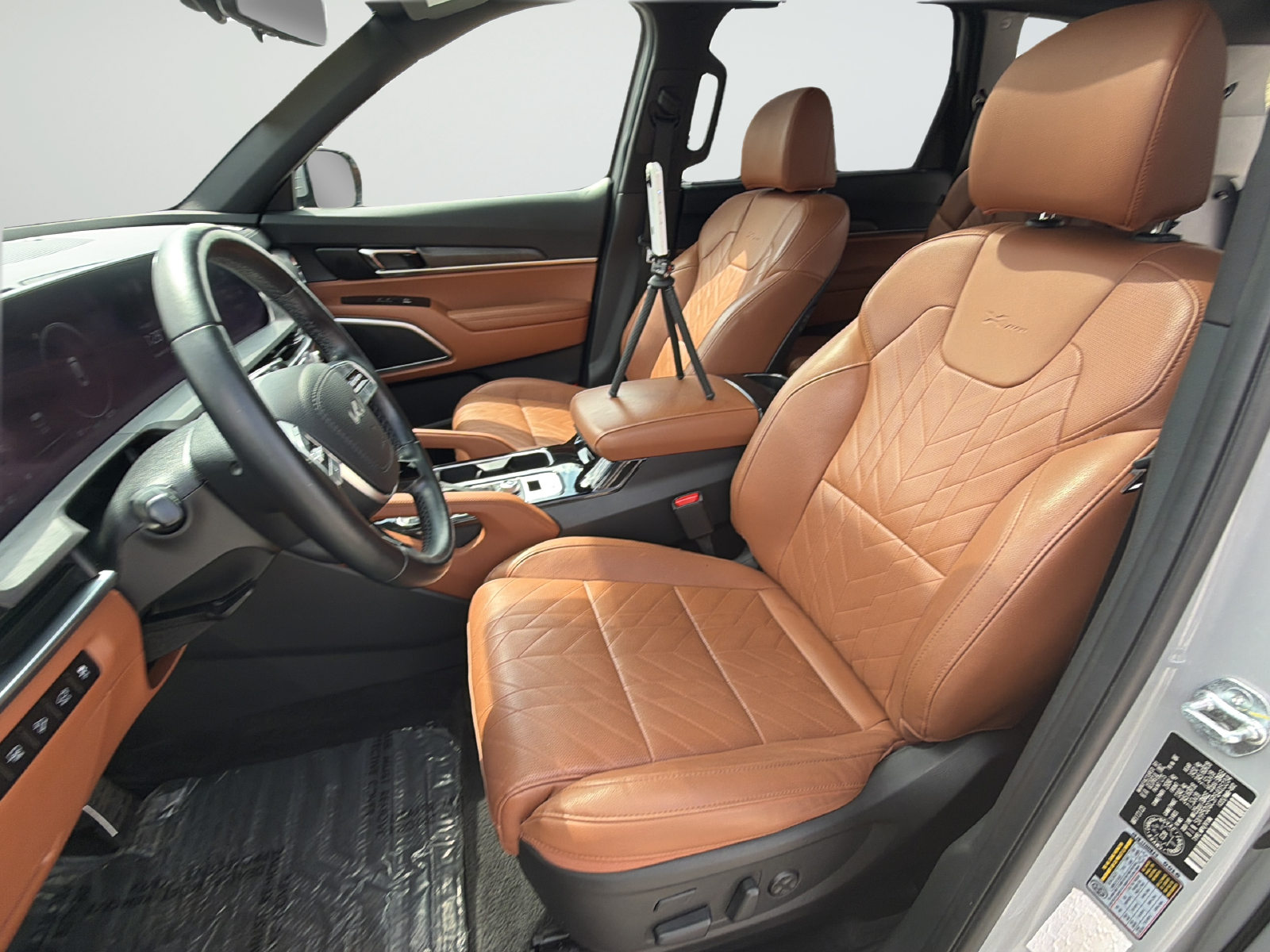 Used 2023  Kia SX X-Pro image 33