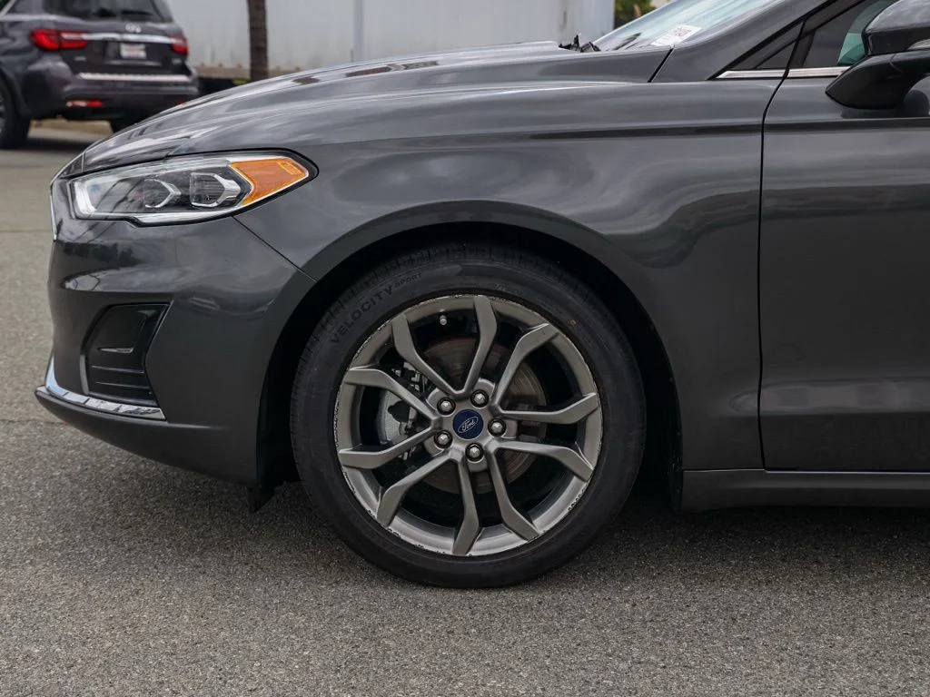 Used 2020 Gray Ford SEL image 10