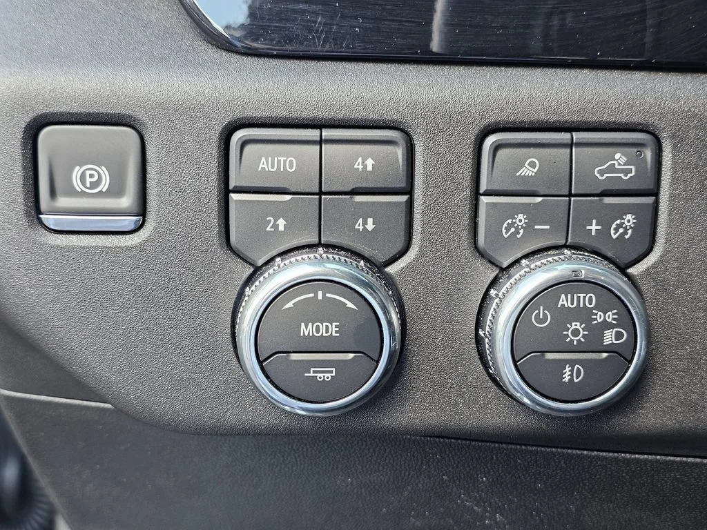 Used 2025 Sterling Metallic GMC SLT image 20