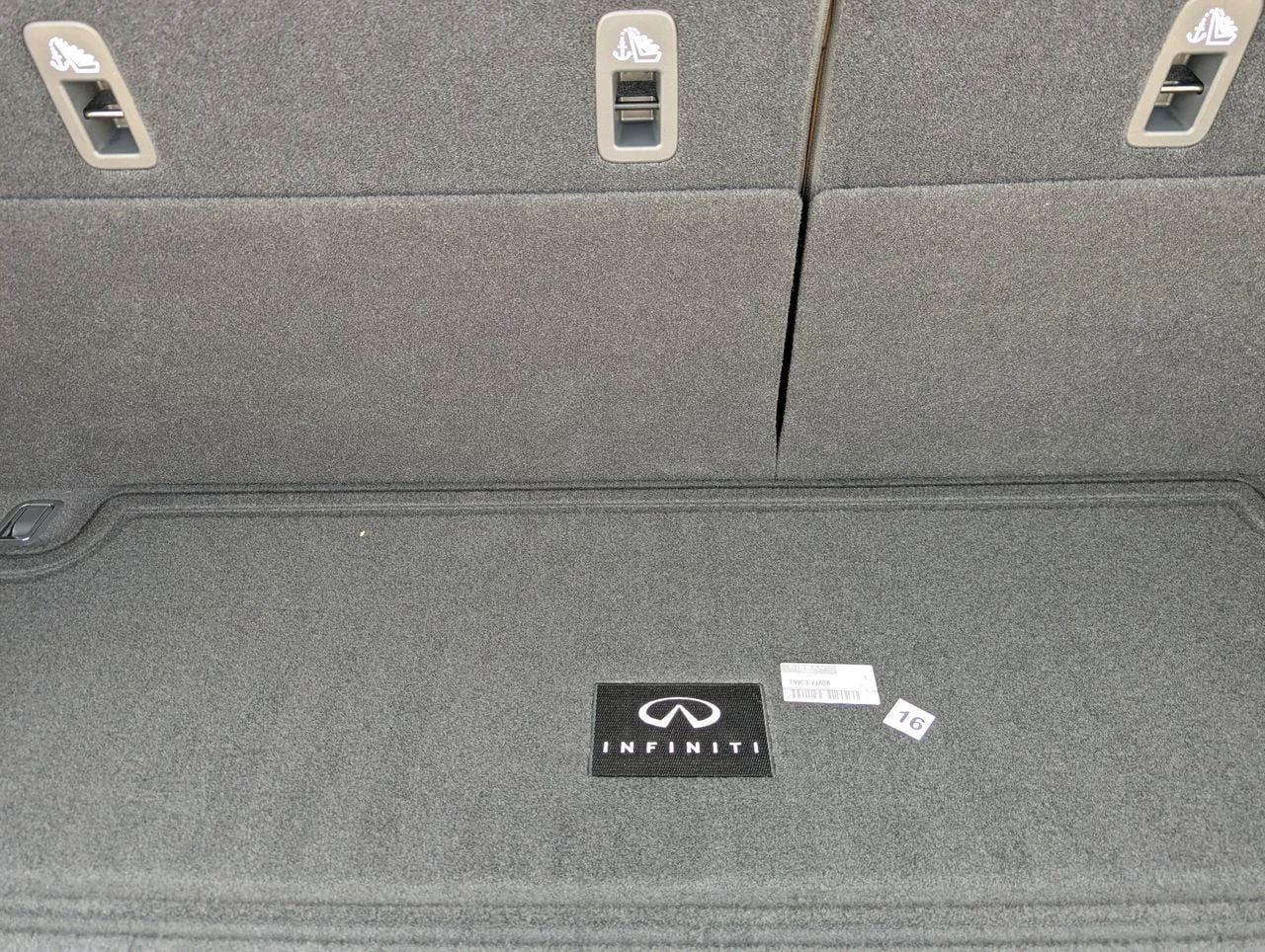 New 2027 RADIANT WHITE INFINITI Luxe 2WD image 11