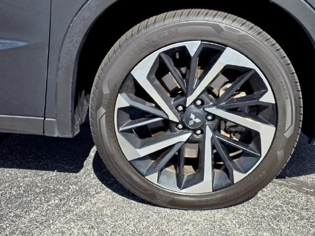 2024 Mitsubishi Outlander SE - Photo 18