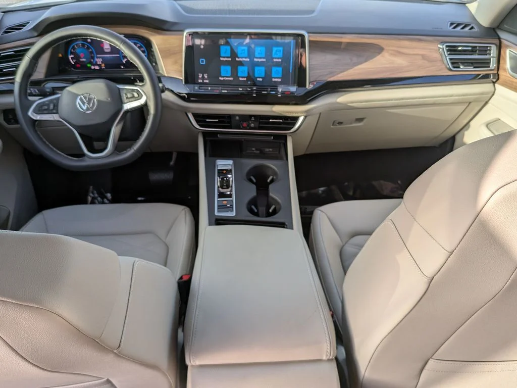 New 2026 White Volkswagen 2.0T SE image 10