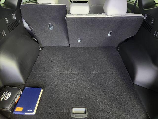 New 2026 White Hyundai SEL AWD image 22
