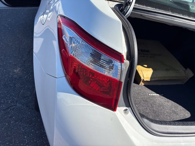 Used 2015 Super White Toyota LE image 10