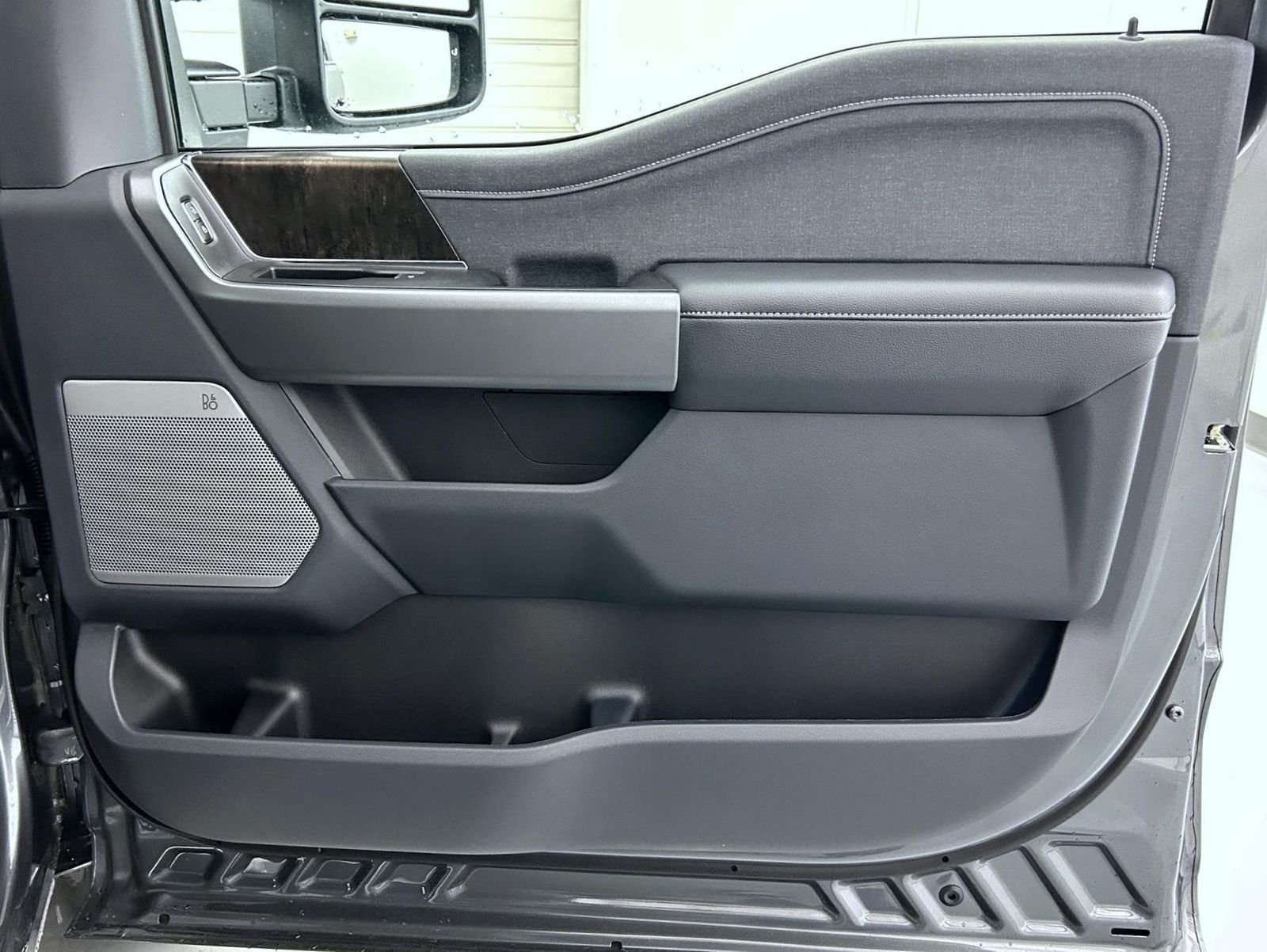New 2026 Carbonized Gray Metallic Ford Lariat image 16