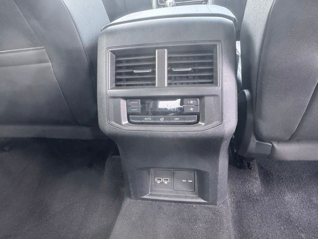 Used 2021 Silver Volkswagen 2.0T SEL image 26