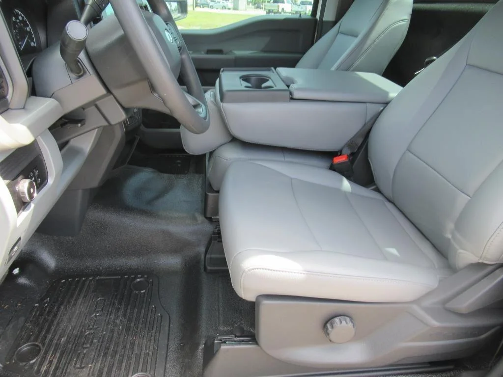 2024 Ford F-350 Super Duty Chassis Cab XL - Photo 14