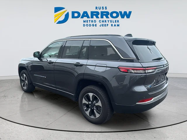 Used 2025 Gray Jeep 4xe image 3
