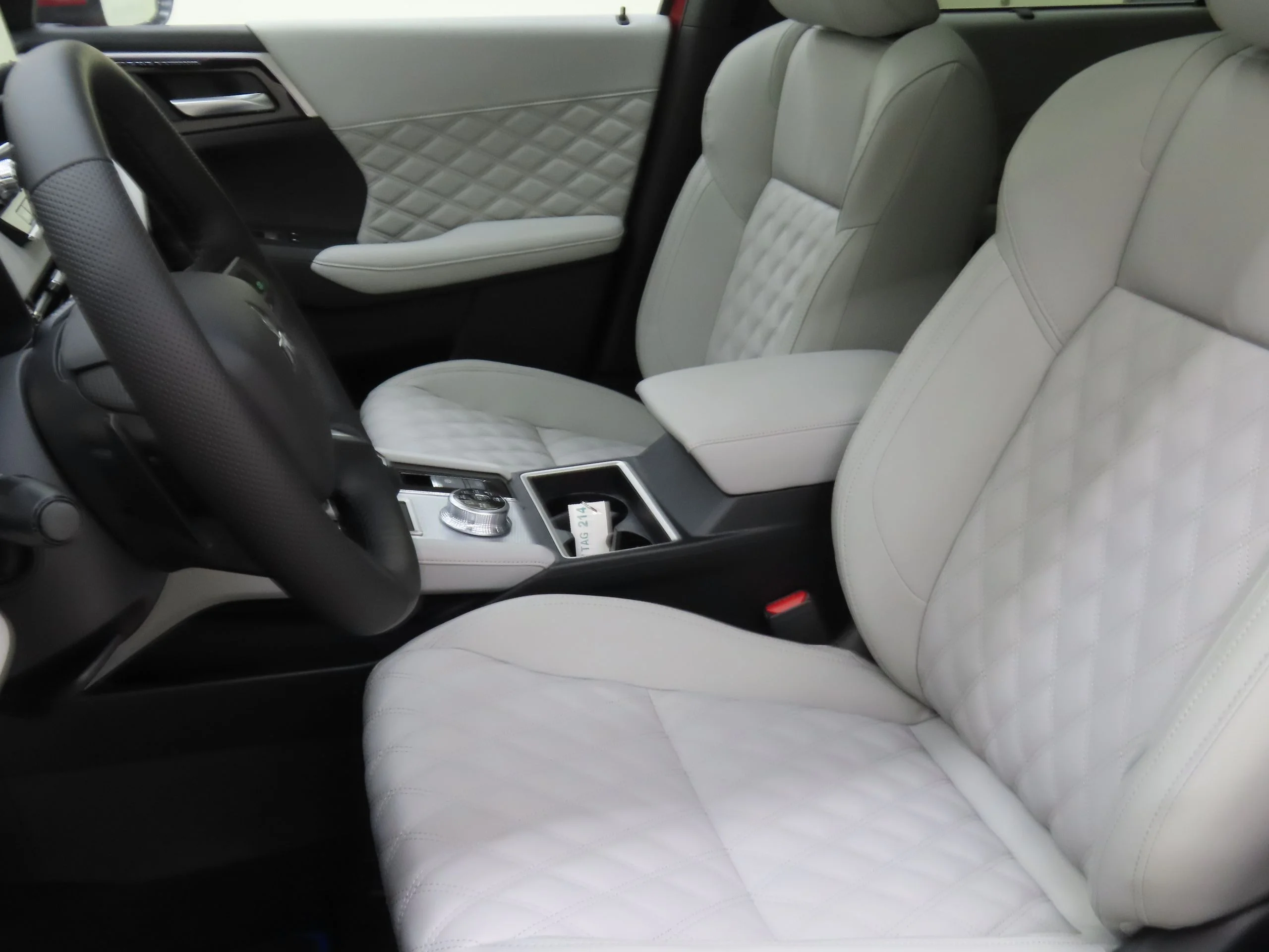 2025 Mitsubishi Outlander Plug-in Hybrid SEL - Photo 10