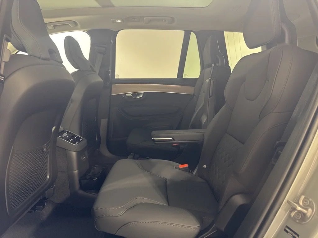 New 2026 Gray Metallic Volvo T8 Plus image 22