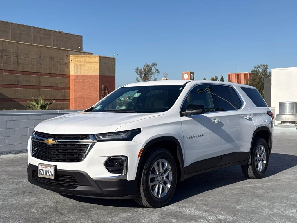 Used 2022 SUMMIT WHITE Chevrolet LS image 1