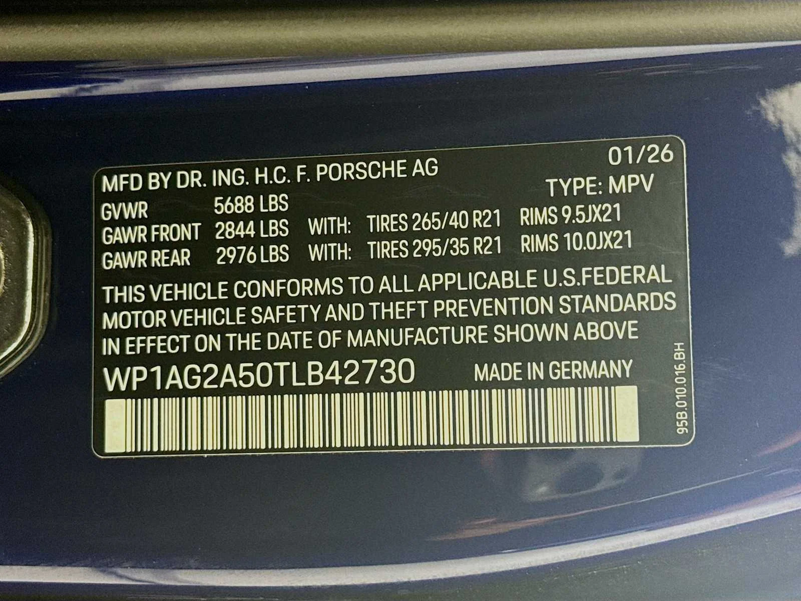 New 2026 Gentian Blue Metallic Porsche S image 33