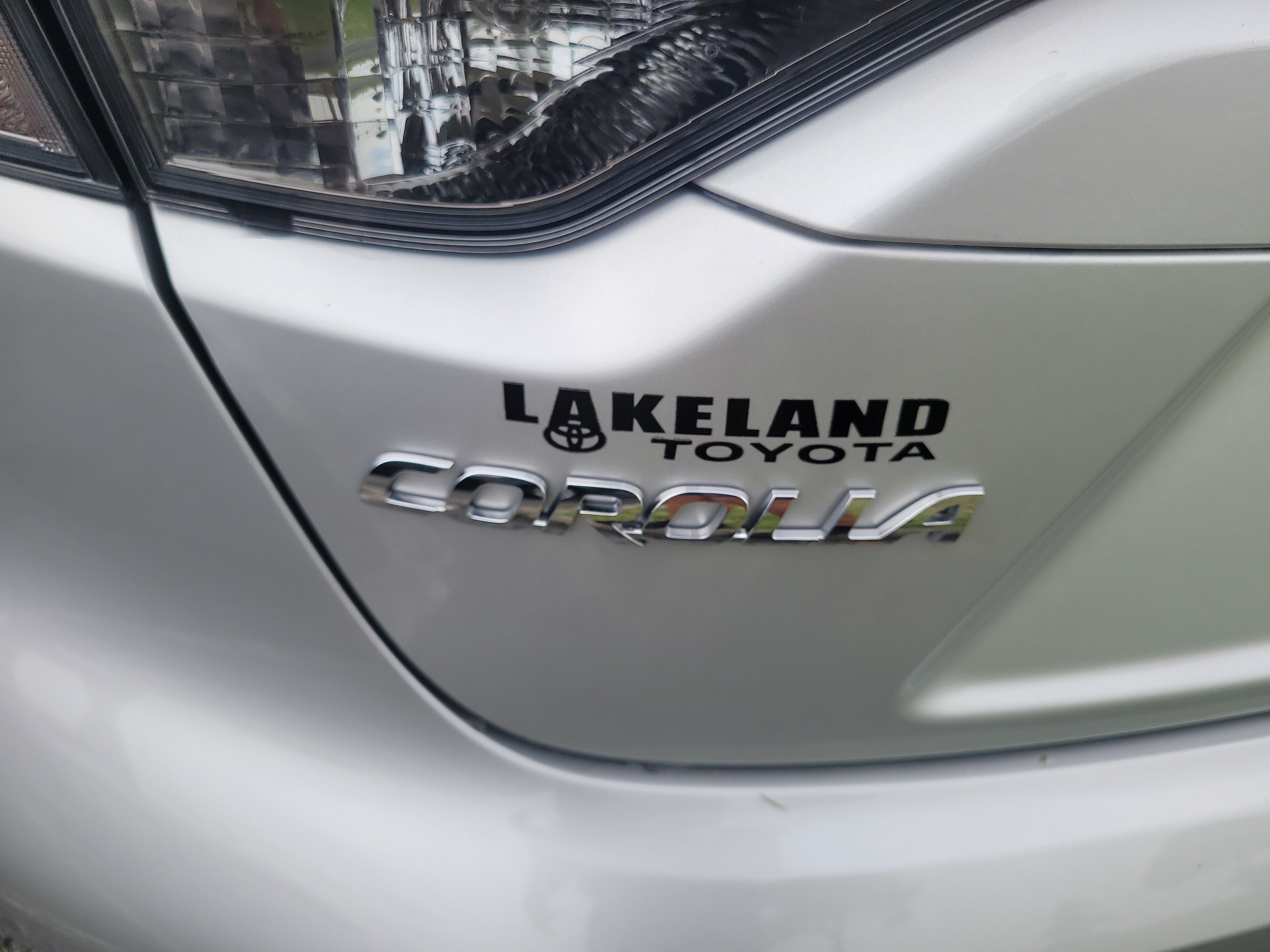 Used 2025 Classic Silver Metallic Toyota XSE image 11