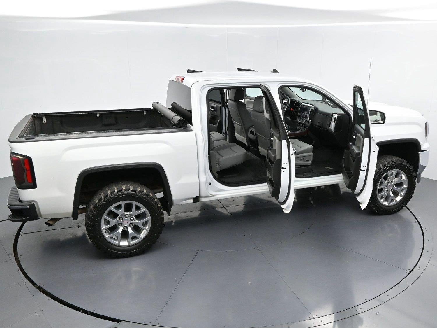 Used 2018 Summit White GMC SLT image 34