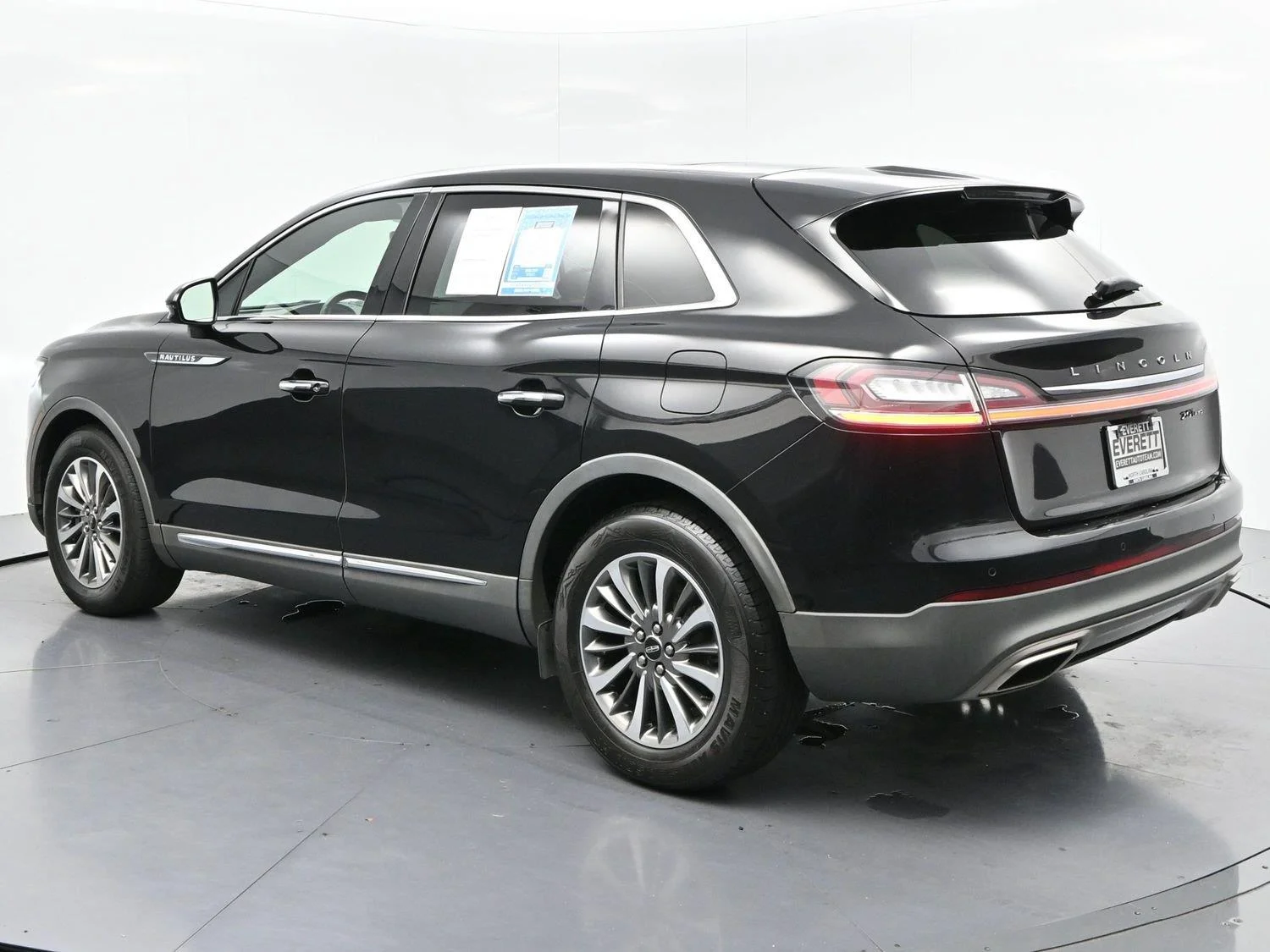 Used 2020 Infinite Black Lincoln Reserve image 5