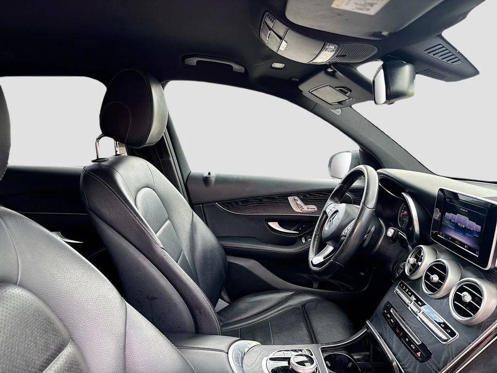 Used 2018 Black Mercedes-Benz GLC 300 image 23