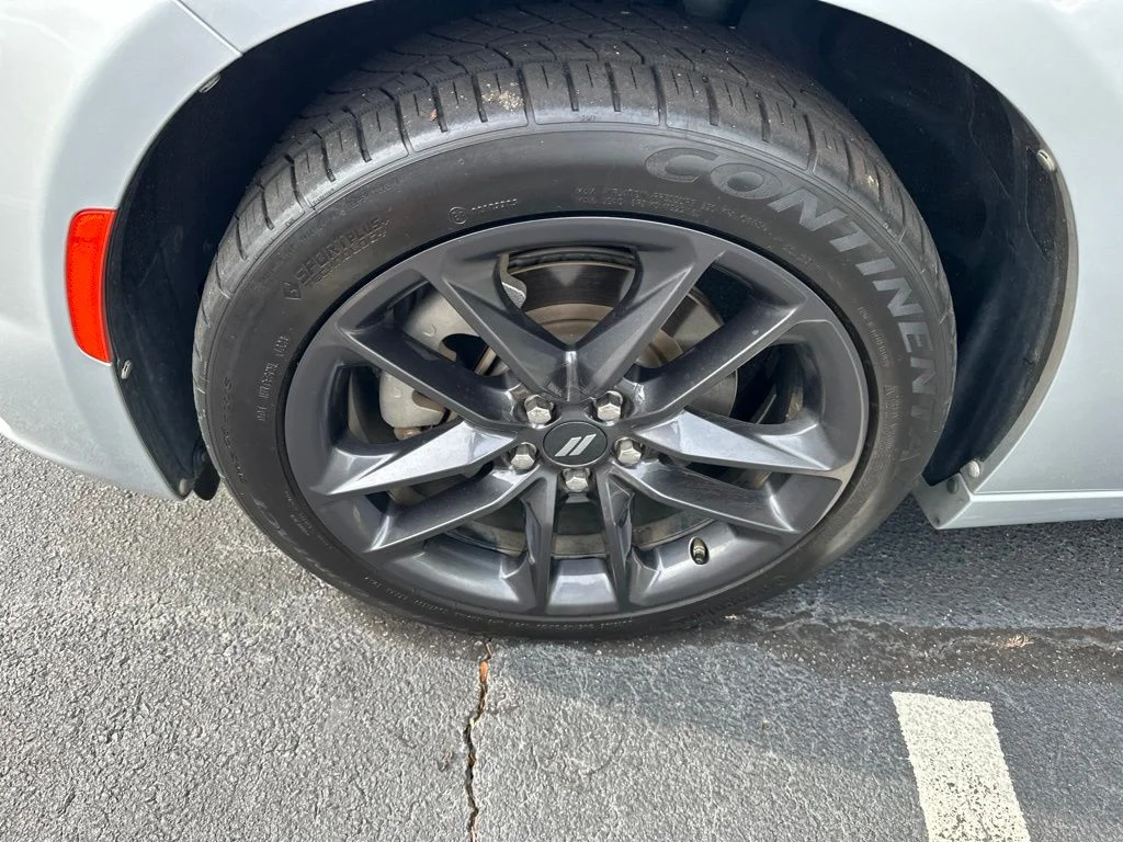 Used 2021 Triple Nickel Clearcoat Dodge SXT image 10