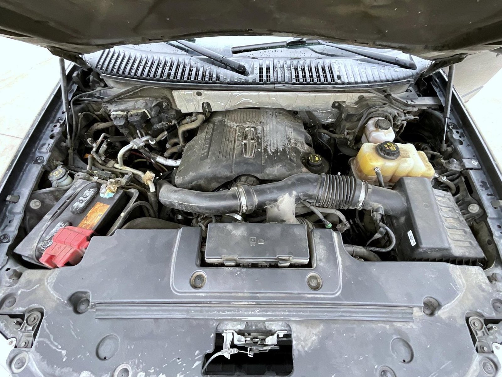 Used 2015 Black Lincoln Base image 27
