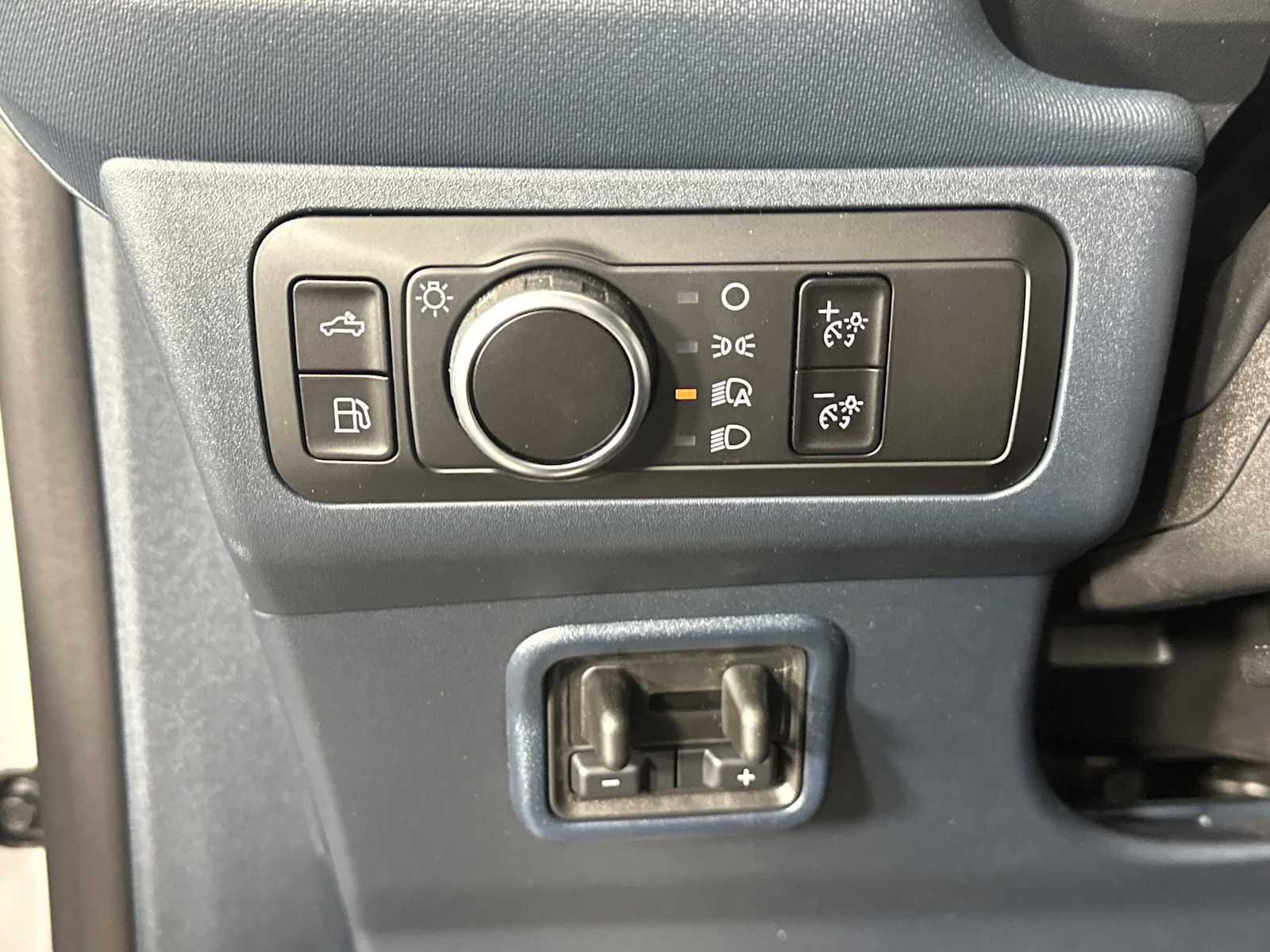 New 2026 Oxford White Ford XLT image 28