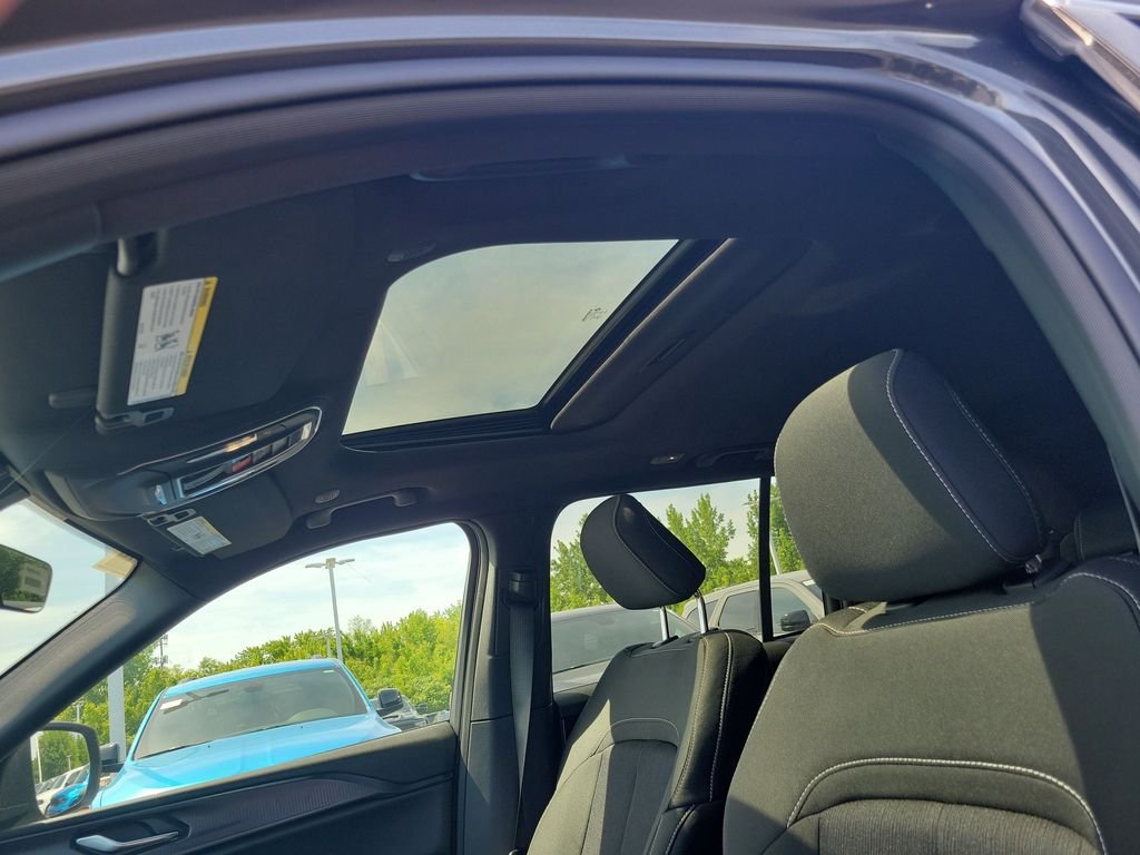 New 2026 Baltic Gray Metallic Clearcoat Jeep Laredo X image 19