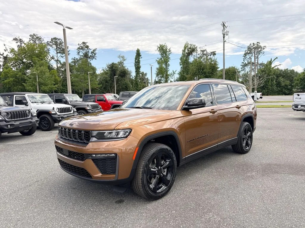 New 2026 Copper Shino Metallic Clear-Coat Exterior Paint Jeep Limited image 9