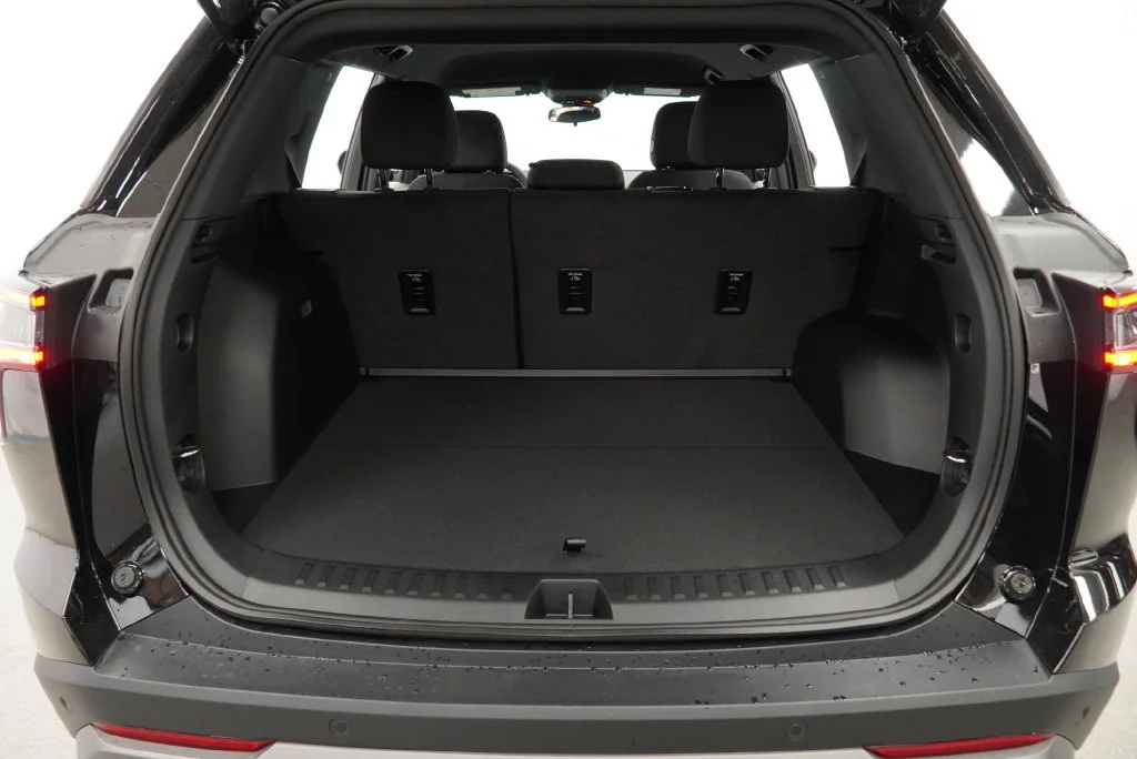 New 2027 Mosaic Black Metallic Chevrolet LT image 26