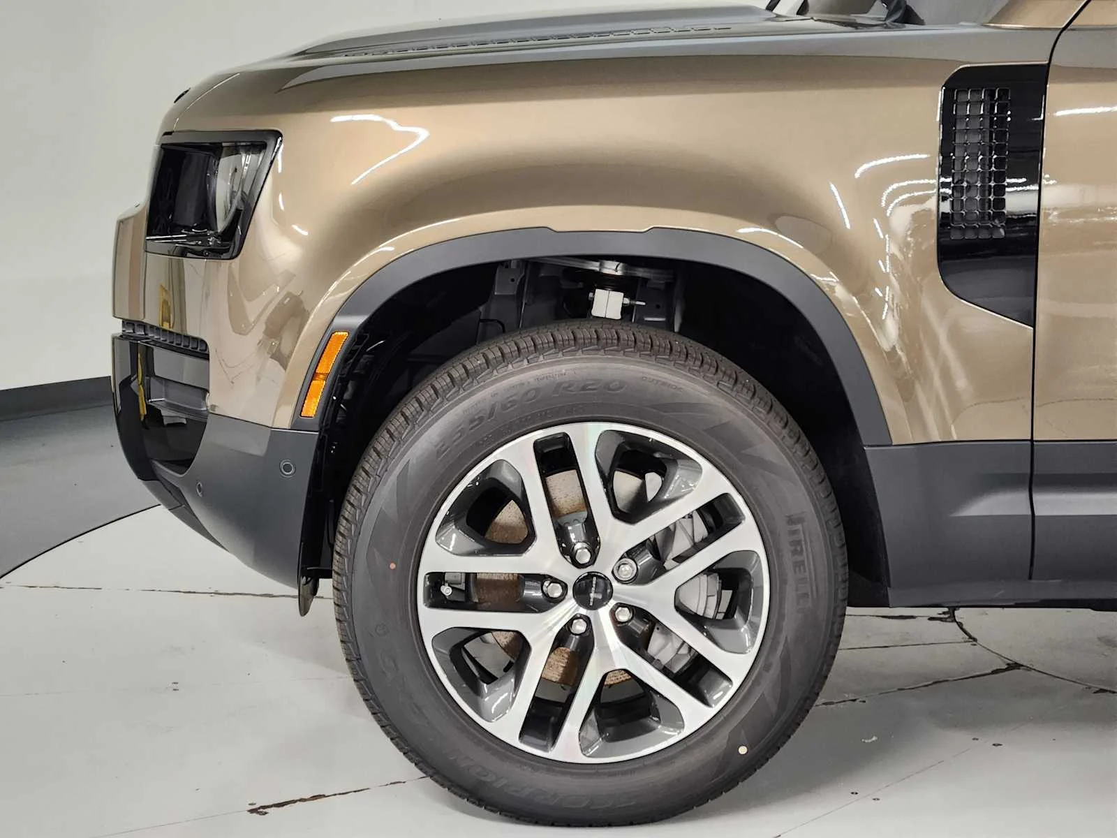 New 2026 Gondwana Stone Metallic Land Rover S image 21