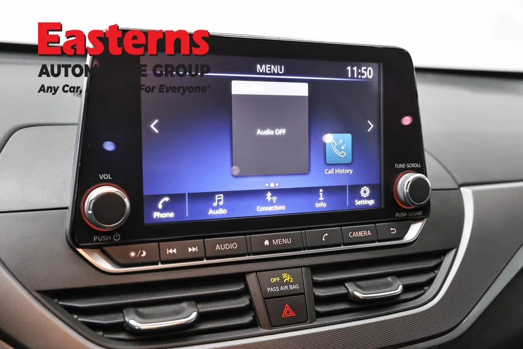 Used 2024 Black Nissan 2.5 SR image 19