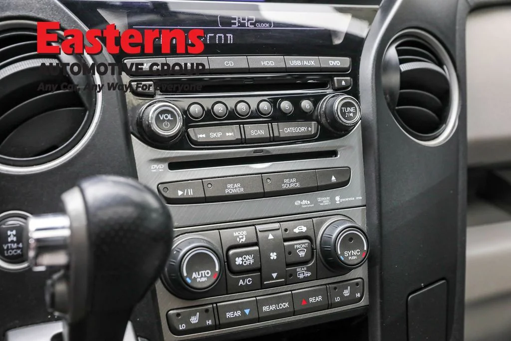 Used 2014 White Honda Touring image 18
