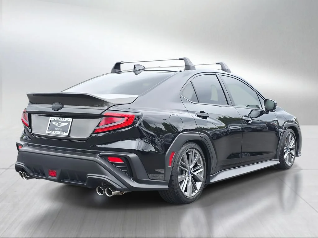 Used 2023 Crystal Black Silica Subaru Base image 3