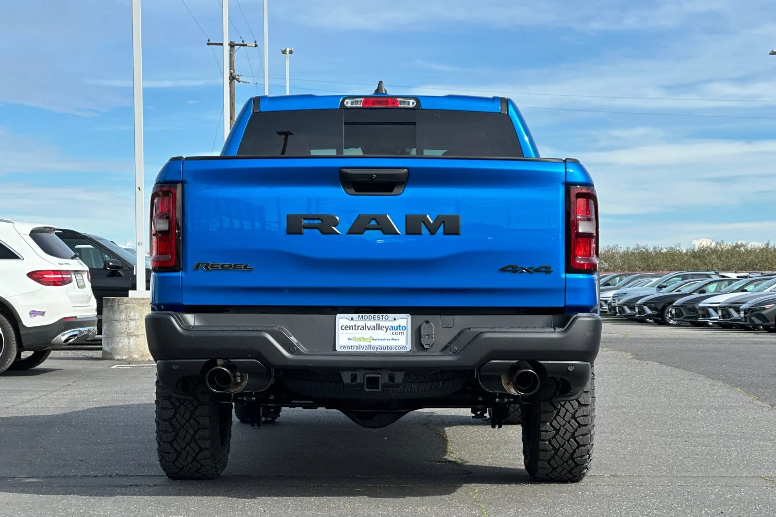 New 2026 Hydro Blue Pearl-Coat Exterior Paint RAM Rebel image 5