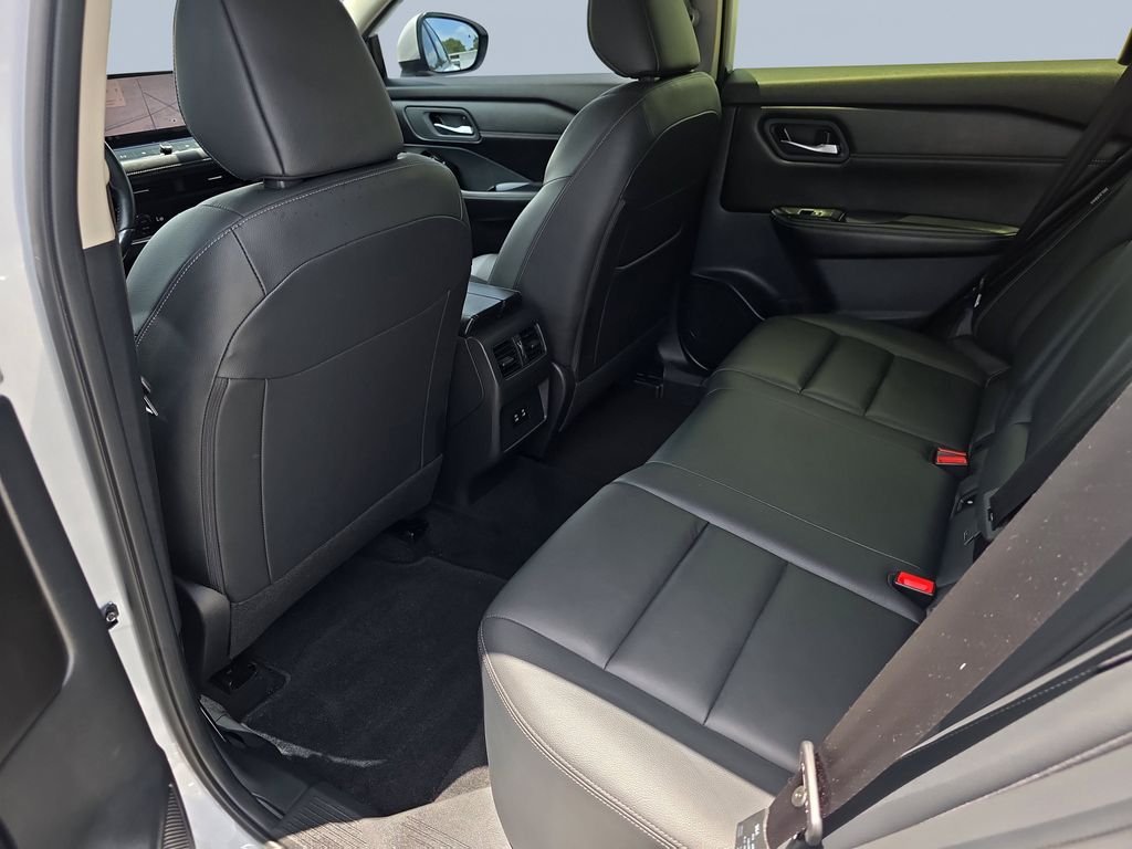 2024 Nissan Rogue SL - Photo 14