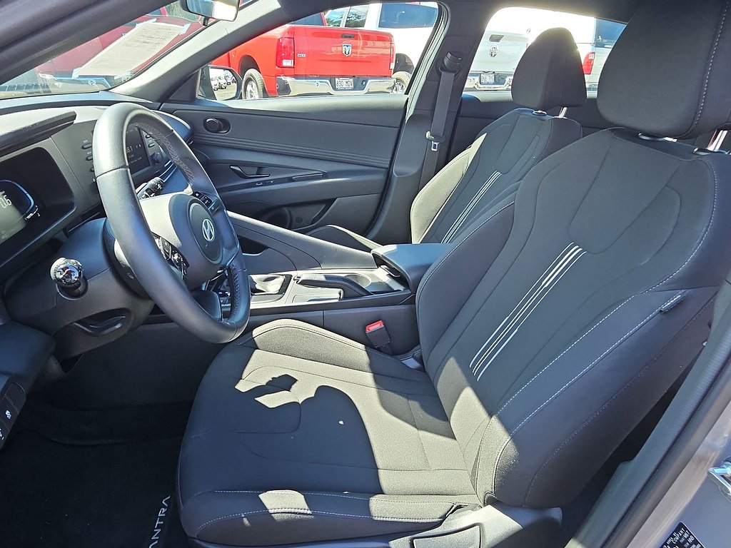 Used 2025 Fluid Metal Metallic Hyundai SEL Sport image 26