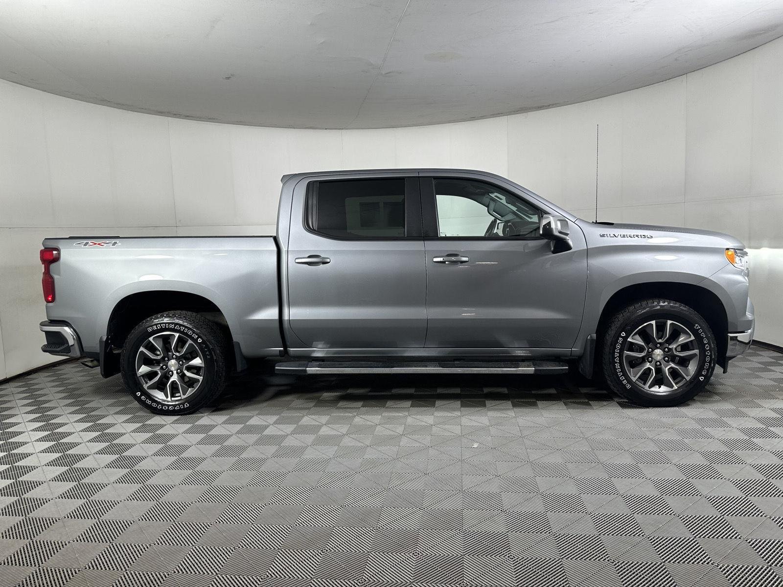 Used 2023 Sterling Gray Metallic Chevrolet LT image 15