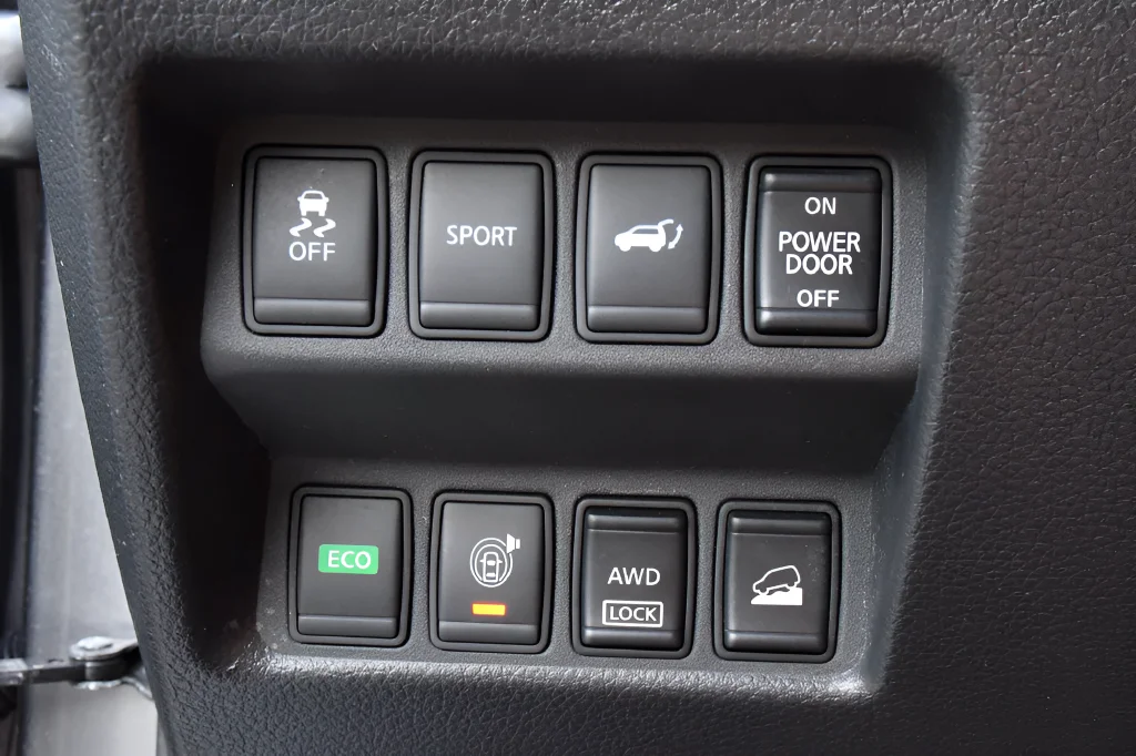 Used 2016 Gray Nissan SV image 17