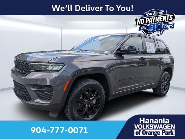 Used 2024 Gray Jeep Altitude image 7