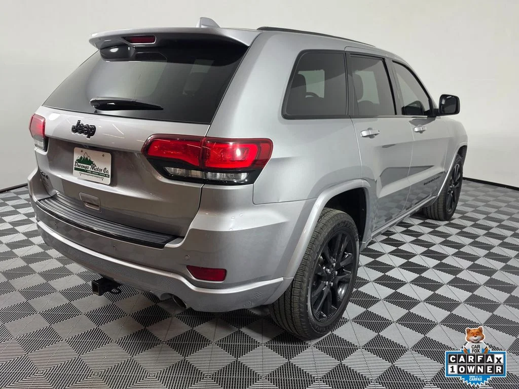 Used 2017 Silver Jeep Altitude image 9