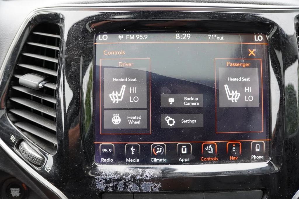 Certified Used 2019 White Jeep Limited image 7