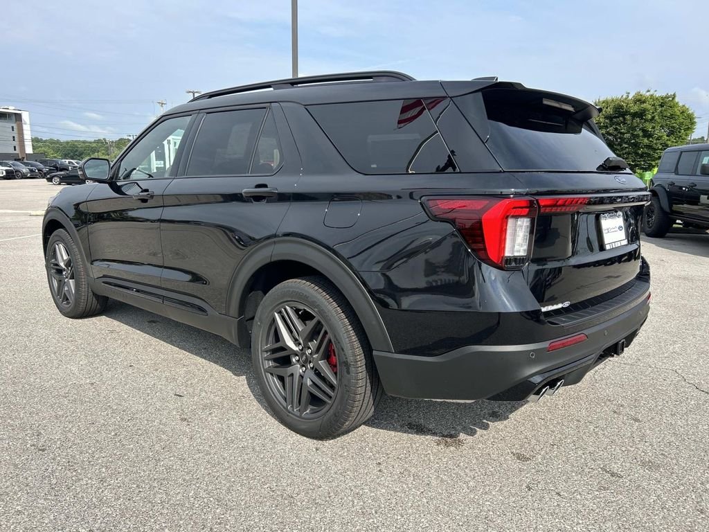 New 2026 Agate Black Metallic Ford ST image 6