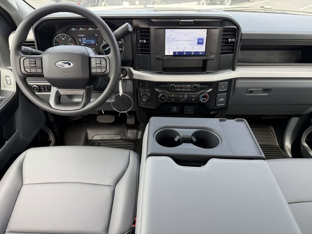 2026 Ford F-250 XL 4x4 Crew Cab 8' Box's photo