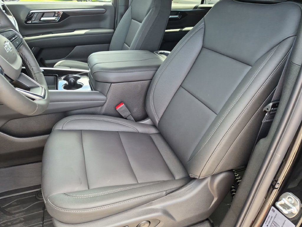 2027 Chevrolet Tahoe Z71 - Photo 15