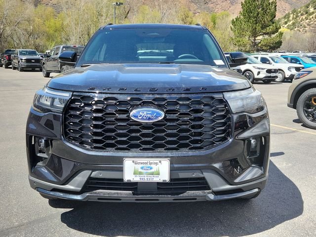 New 2026 Agate Black Metallic Ford ST-Line image 6