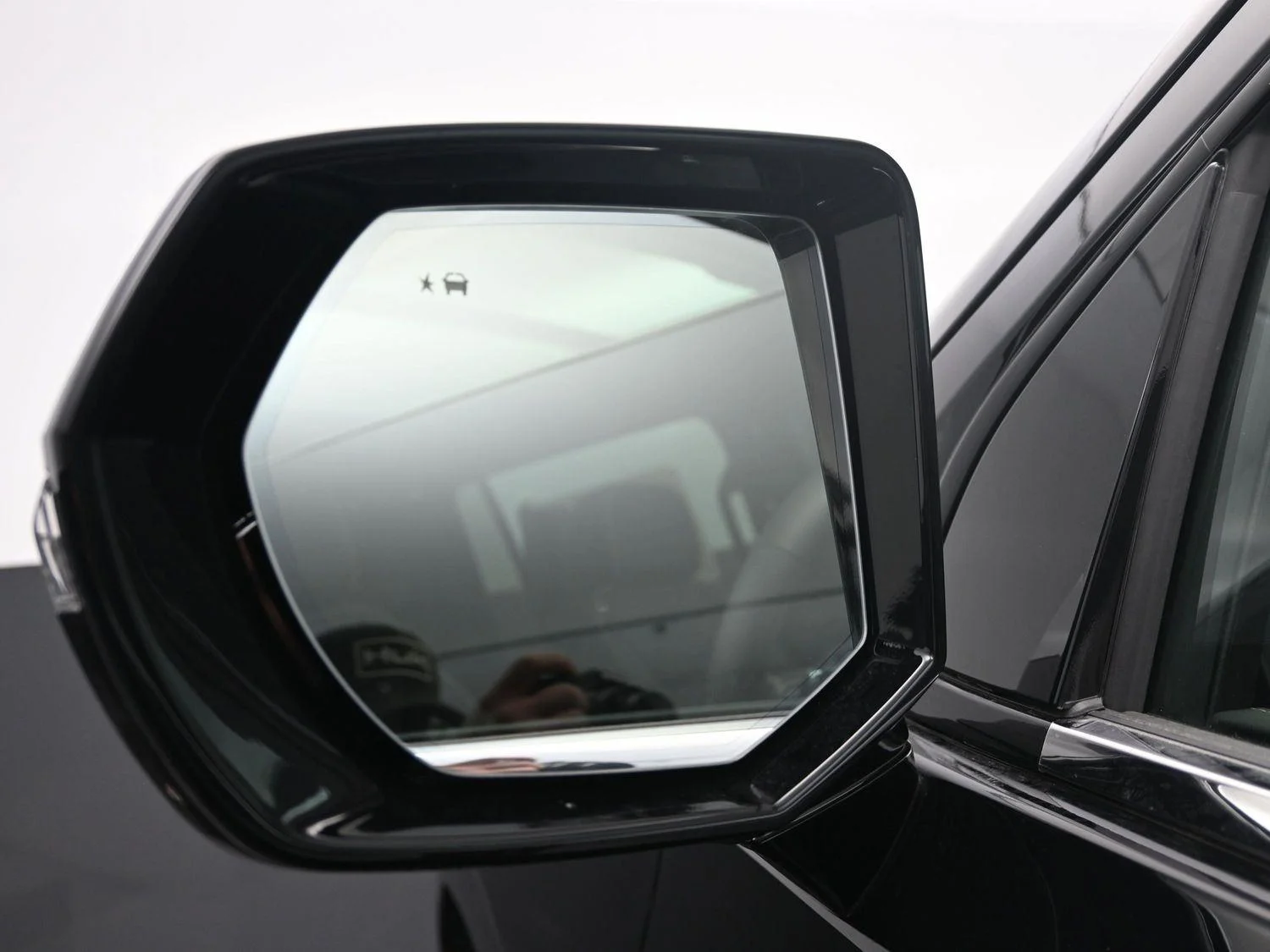 2026 Chevrolet Suburban Premier - Photo 23