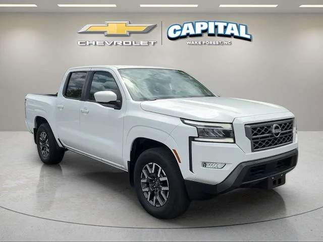 Used 2024 White Nissan SL image 7