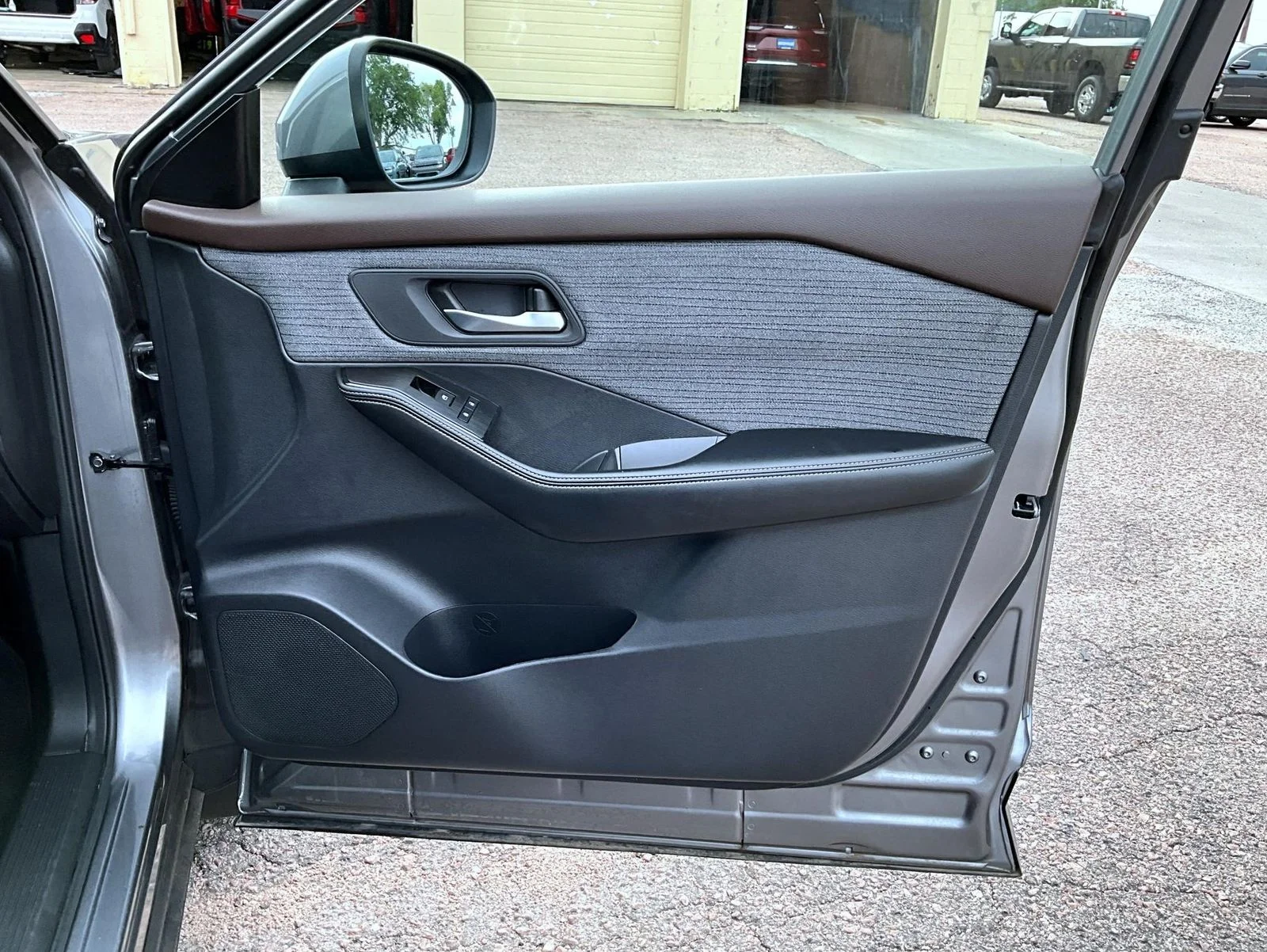 Used 2023 Gray Nissan SV image 17
