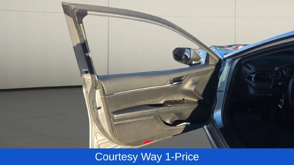 Used 2022 Silver Toyota SE image 11