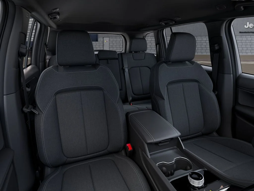 New 2026 Baltic Gray Metallic Clear-Coat Exterior Paint Jeep Laredo X image 16