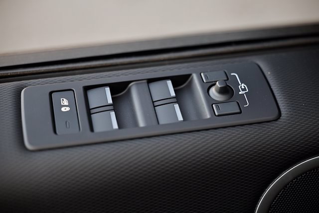 2026 Land Rover Discovery Gemini Edition - Photo 22