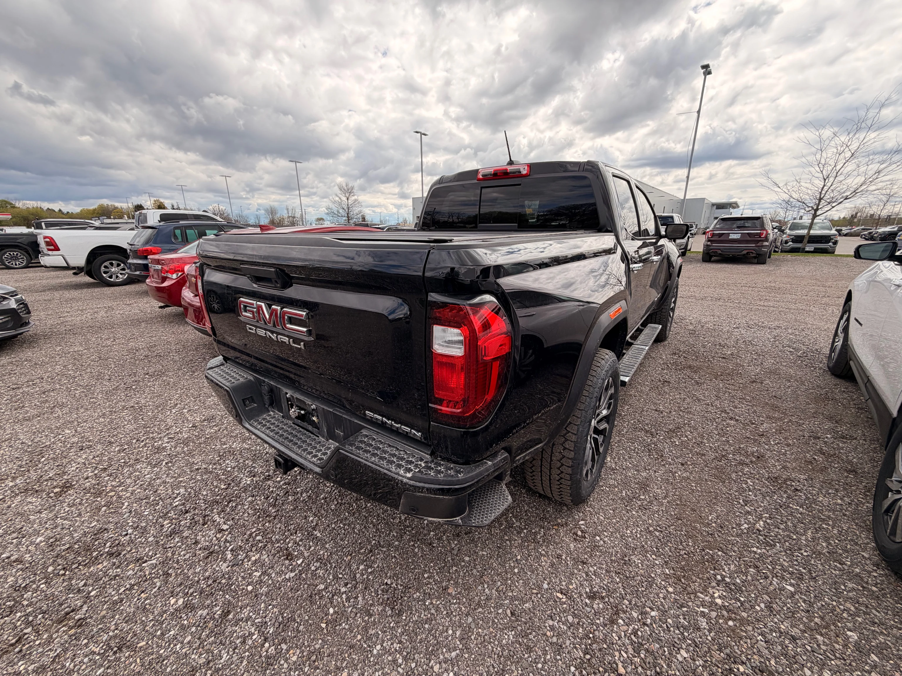 Used 2024  GMC Denali image 3