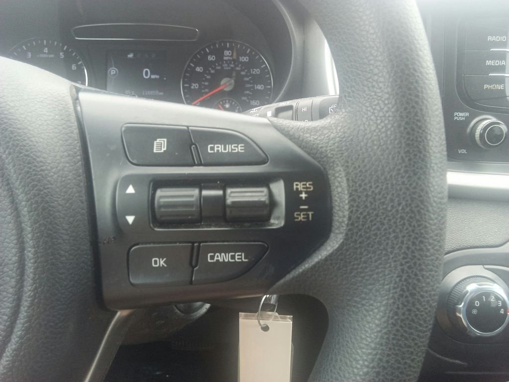 Used 2018 Silver Kia L image 24